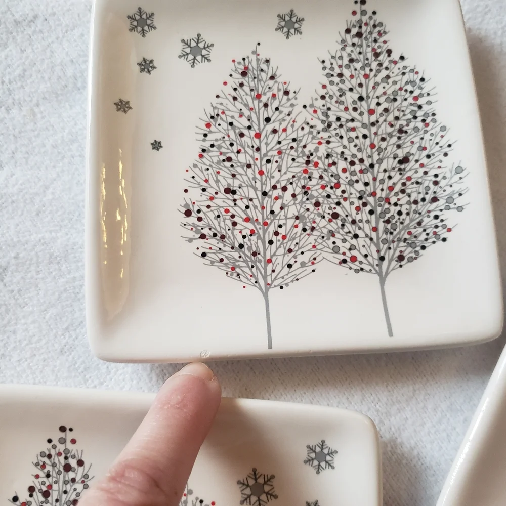 NWT Market Day Sparkle Tree Dessert Plates